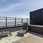 Cosy Apartment With Sea View